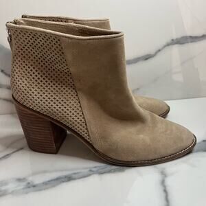 Lucky Brand Women's Beige Perforated Leather Block Heel Replay Boots Sz 11 Boho